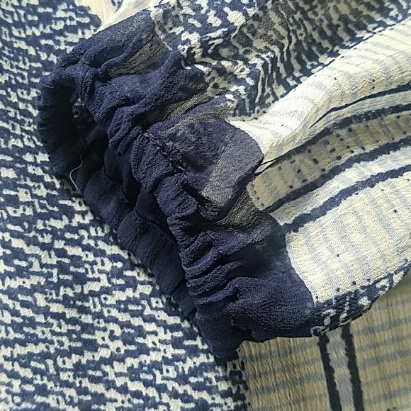 Rose & olive small Sheer Tassel Boho Feather top - Picture 5 of 8